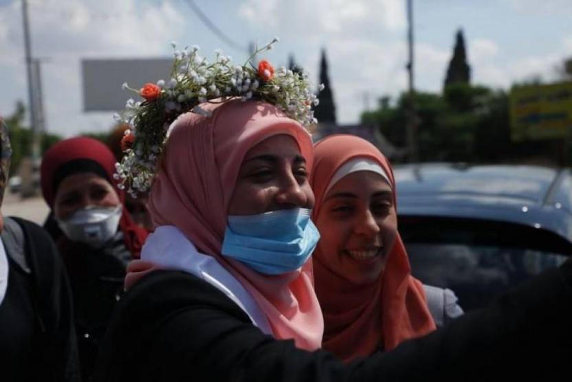 الاحتلال يفرج عن الأسيرة فرعون بعد اعتقال دام 40 شهرًا