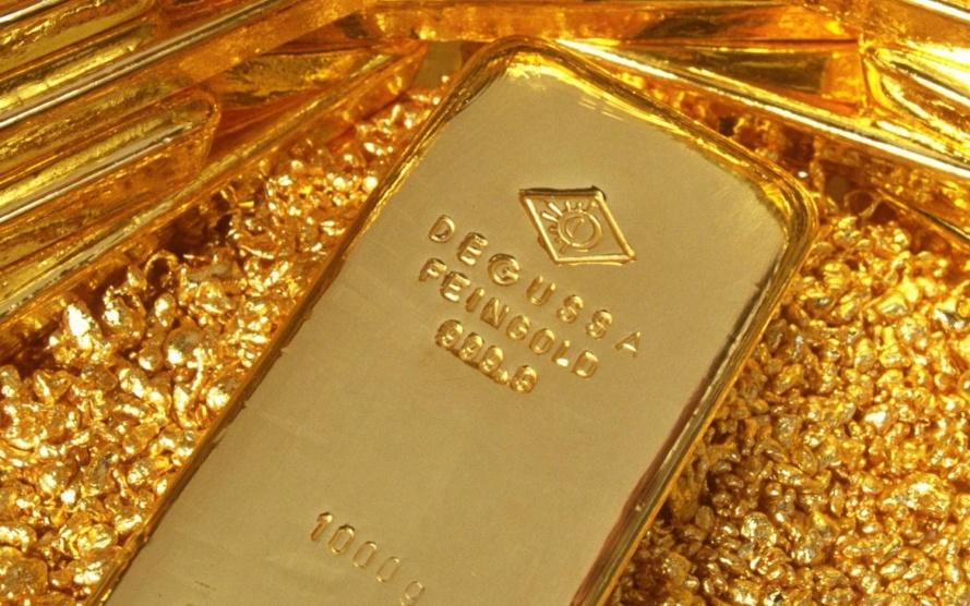 الذهب يحوم فوق 1800 دولار بفعل مخاوف الفيروس وهبوط الدولار