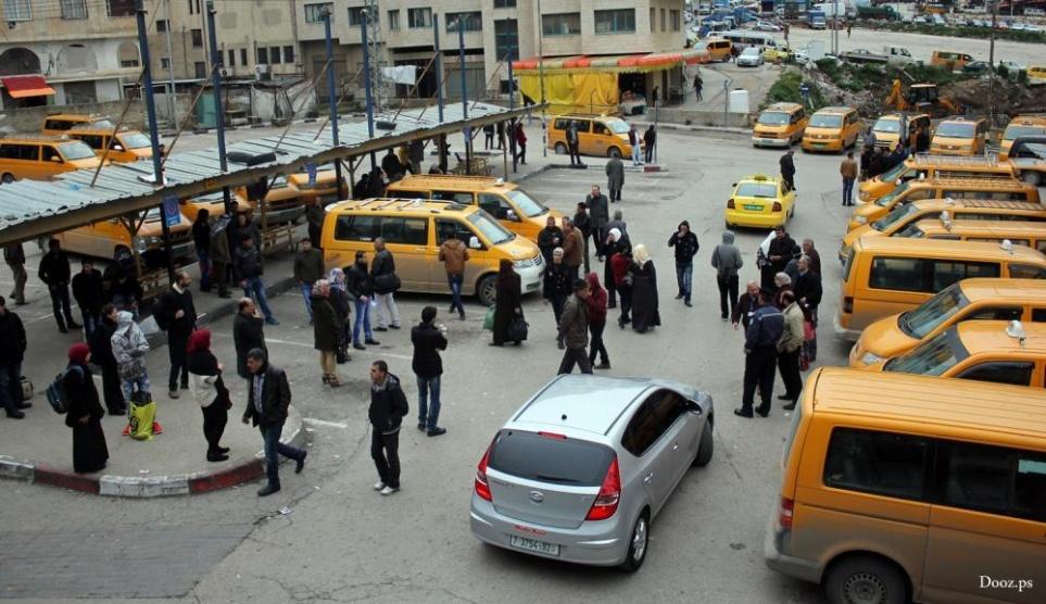 وقفة احتجاجية لسائقي الخطوط الخارجية بنابلس