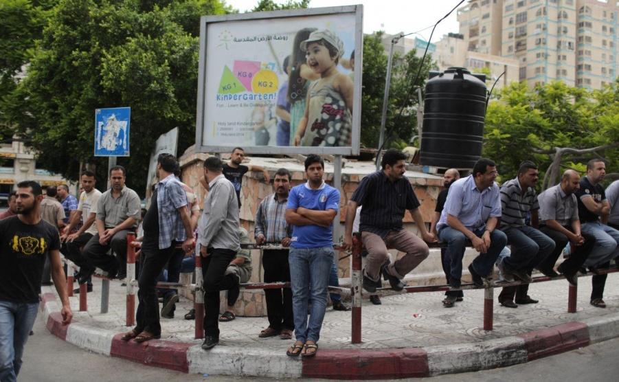 معدل البطالة في غزة يقترب من٦٠٪