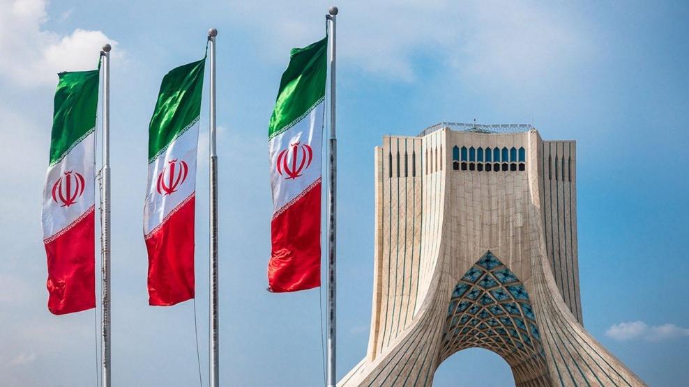 إيران: