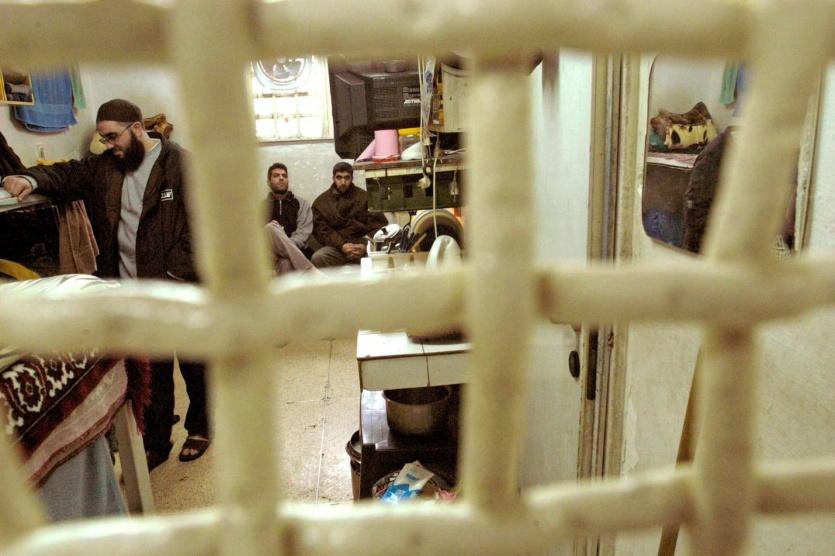 مصلحة السجون الإسرائيلية: إجراء 8600 فحص كورونا لأسرى وسجانين