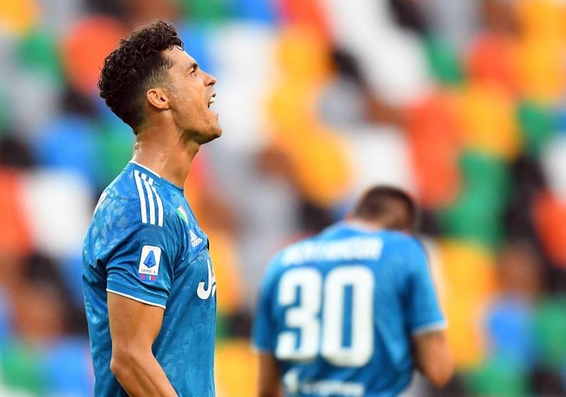 أودينيزي يصعق يوفنتوس ويؤجل تتويجه بلقب الدوري الإيطالي