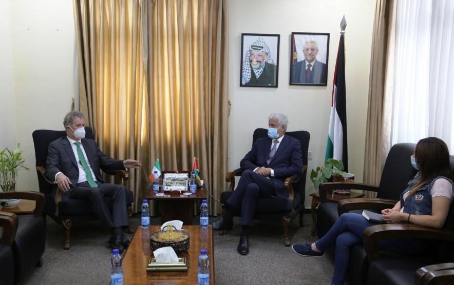 عورتاني: نؤكد على ديمومة التعاون التعليمي مع أيرلندا