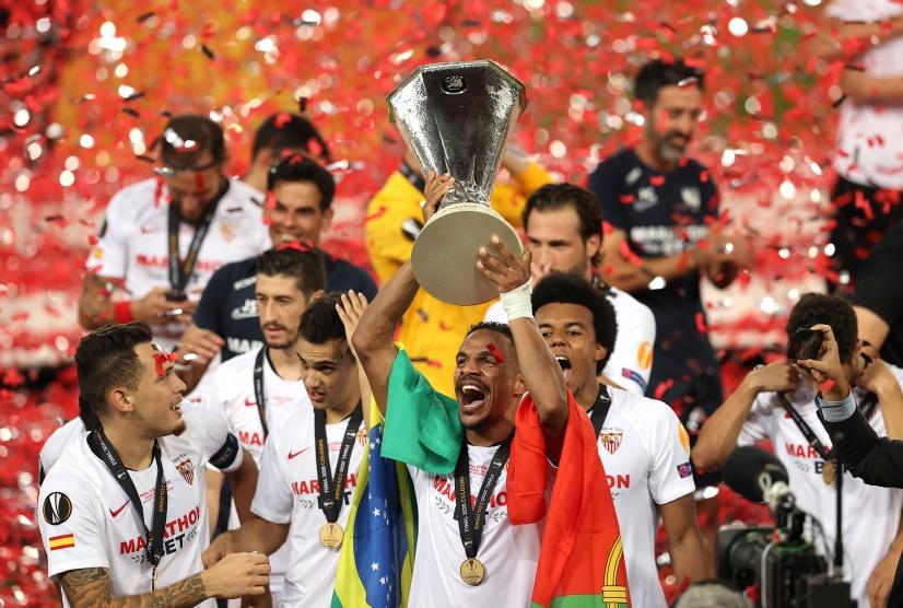 لوكاكو يهدي لقب الدوري الأوروبي لإشبيلية