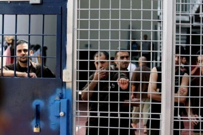 4 مضربين في سجون الاحتلال رفضاً لاعتقالهم الإداري
