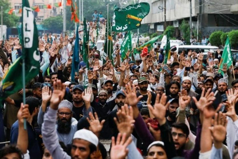 احتجاجات شعبية في باكستان ضد إساءة