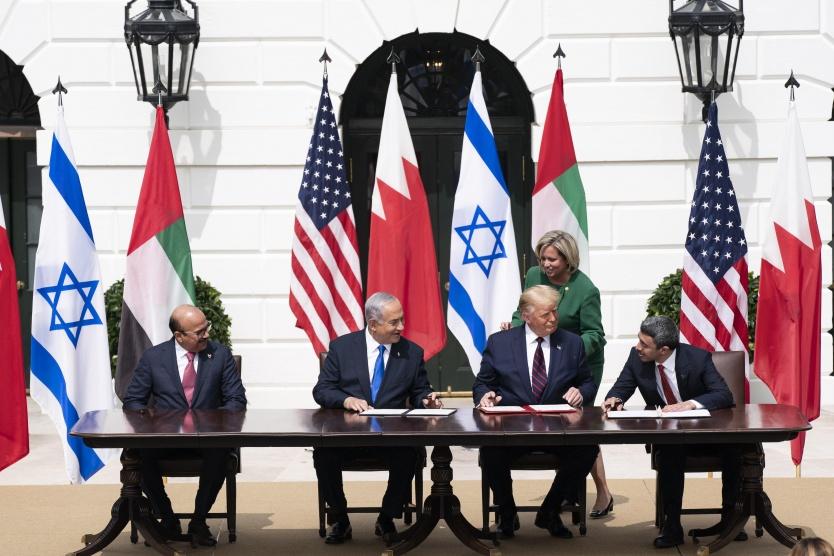 اتفاق التطبيع لا يلزم إسرائيل بوقف ضم الأراضي الفلسطينية وإيران تحذر من منحها قواعد بالمنطقة