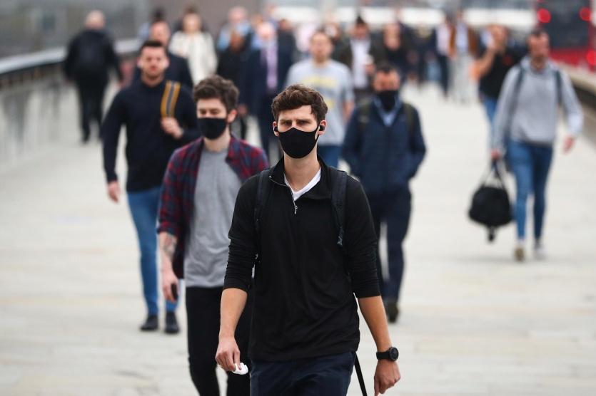 كورونا اليوم.. لندن ترفع مستوى الإنذار وتوصيات جديدة في أميركا بشأن انتقال الفيروس