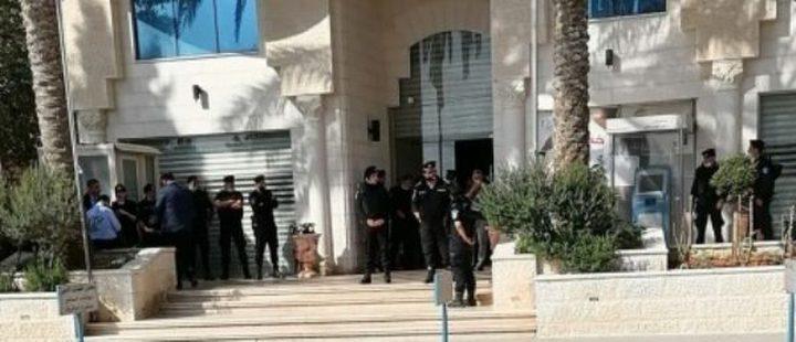 اغلاق مجمع المحاكم الشرعية في مدينة نابلس يومي الاربعاء والخميس بعد ثبوت إصابة أحد الموظفين بفيروس