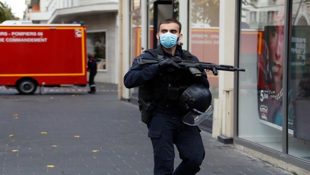 3 قتلى وجرحى بحادثة طعن جنوب فرنسا واعتقال المنفذ