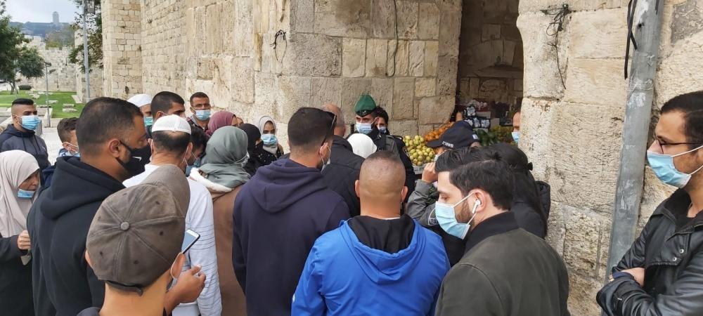 الاحتلال يمنع أهالي الضفة من الدخول للأقصى