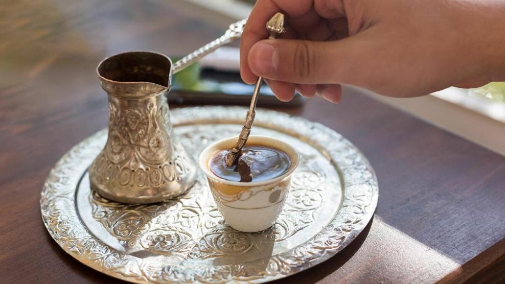 متى يكون شرب القهوة أمرًا خطيرًا؟