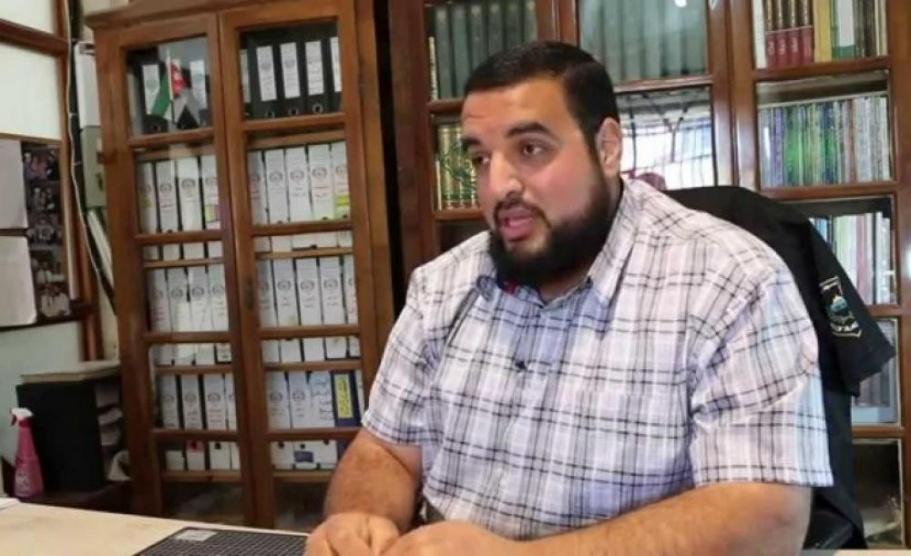 الاحتلال يبعد مدير مركز المخطوطات رضوان عمرو عن الأقصى 6 أشهر