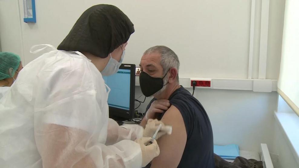 قصة الوفيات الست بين المشاركين في تجربة لقاح