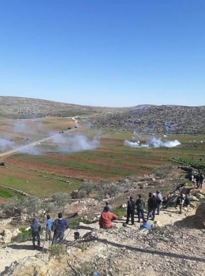 اختناقات بمواجهات مع الاحتلال بقرية المغير في رام الله