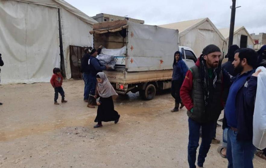 مناشدات لإغاثة مهجّرين في مخيمين للاجئين الفلسطينيين شمالي سوريا