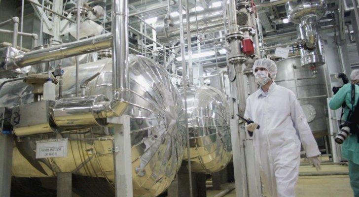 إيران تبدأ تخصيب اليورانيوم بنسبة 20%