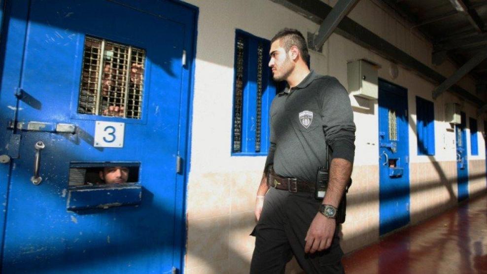 هيئة الأسرى: إدارة السجون تغلق معتقل