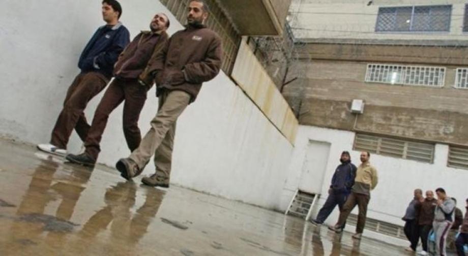 أسرى 