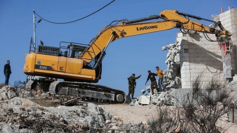 الاحتلال يهدم منزلًا في حي الشيخ جراح دون إخطار
