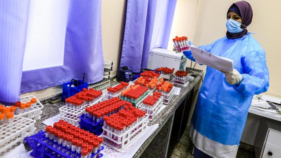 لأول مرة: إسرائيل توافق على طلب السلطة لنقل لقاحات كورونا إلى غزة