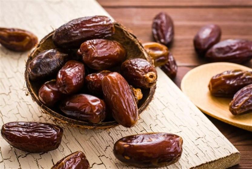 مصدر للغذاء والطاقة.. هذا ما يحدث لجسمك عند تناول التمر