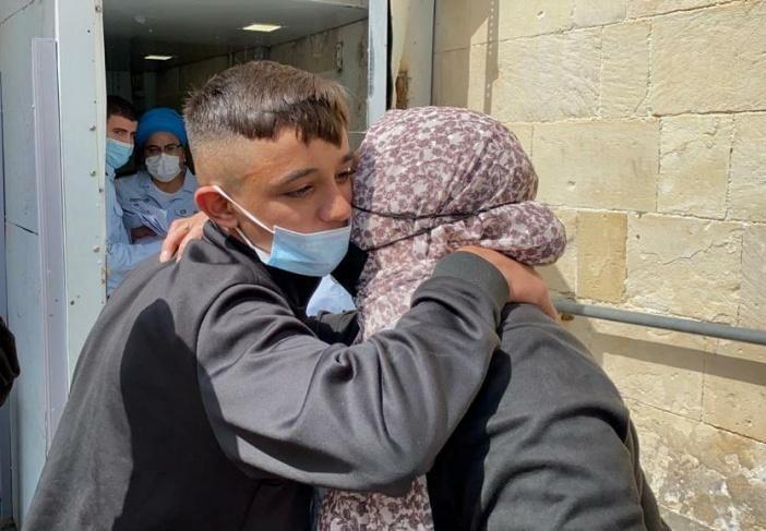 فتى مقدسي يسلم نفسه للسجن