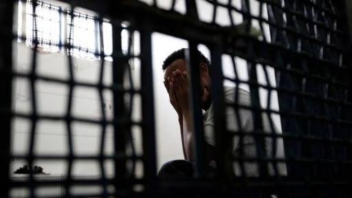 إصابة أسير في مركز توقيف