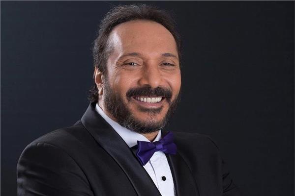 علي الحجار يكشف عن أغنية تجمعه بشقيقه والفنان صلاح عبد الله