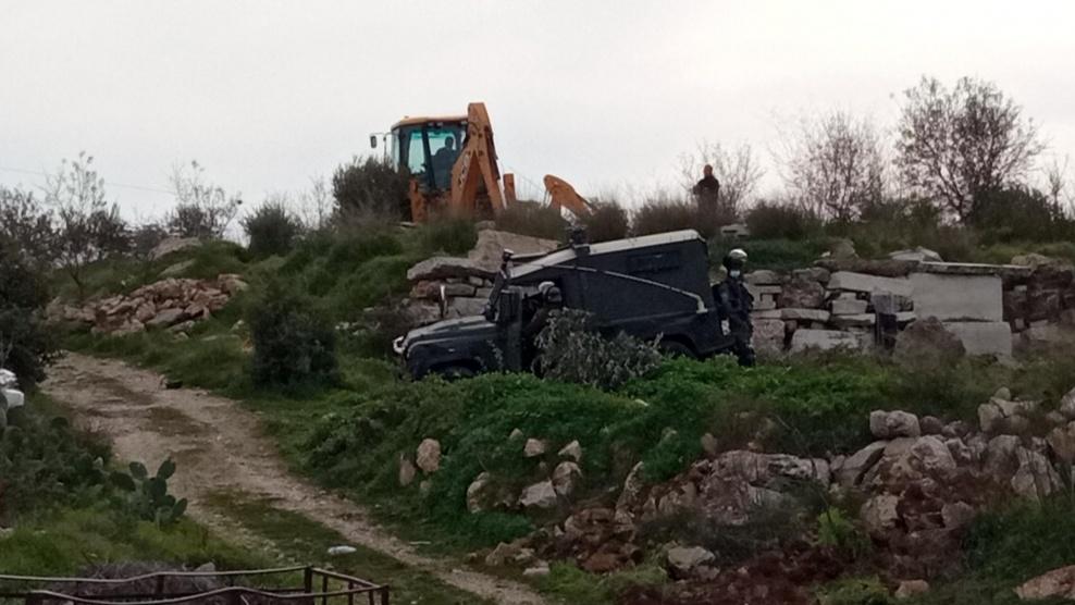 الاحتلال يصور أراض ومنشآت غرب سلفيت
