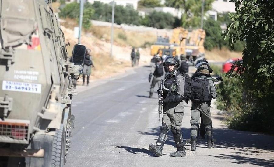 حملة اعتقالات واسعة في الضفة بينهم قادة بحماس ومُحررة