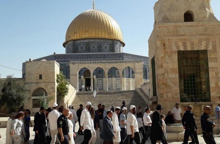 72 مستوطنا يقتحمون باحات المسجد الأقصى المبارك