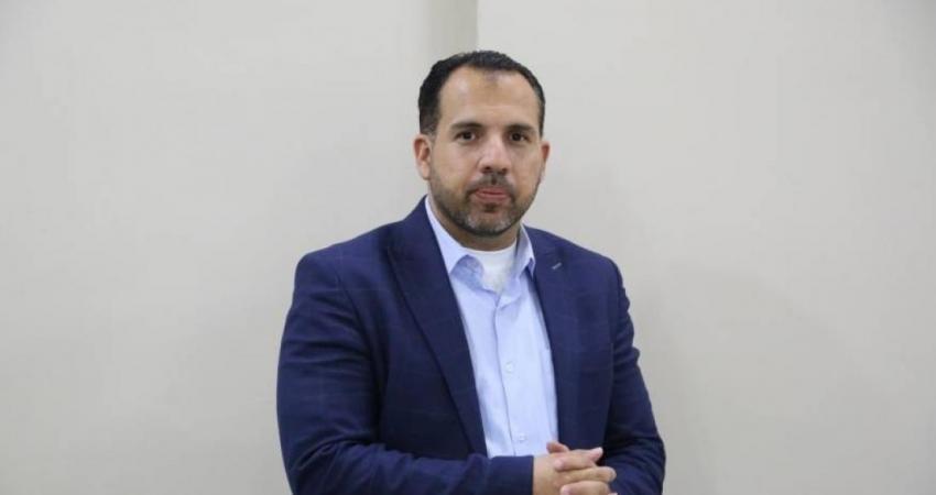 نقل الأسير الصحفي علاء الريماوي المضرب عن الطعام إلى العزل الإنفراديّ