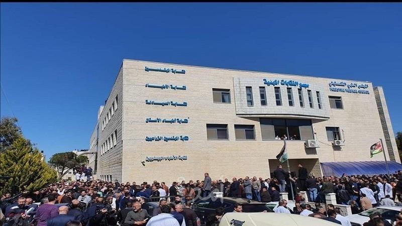 نقابة الأطباء تقرر وقف استقبال أي حالة بالمشافي الحكومية بدءا من الثلاثاء