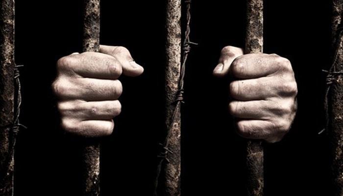 الأسيران أبو عطوان ومخامرة يواصلان إضرابهما ضد الاعتقال الإداري والعزل الانفرادي