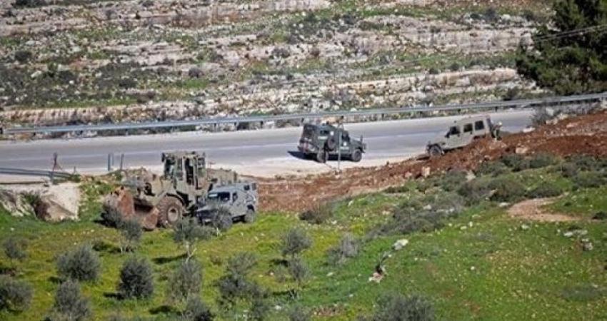 الاحتلال يجرف أراضي قرب حاجز زعترة جنوب نابلس