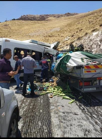 وفاتان وخمس إصابات بحادث سير شرق نابلس