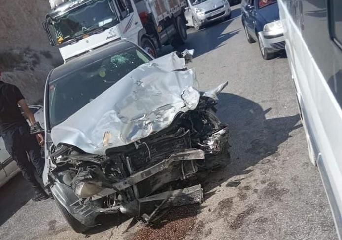 10 إصابات نتيجة حادث سير على طريق واد النار