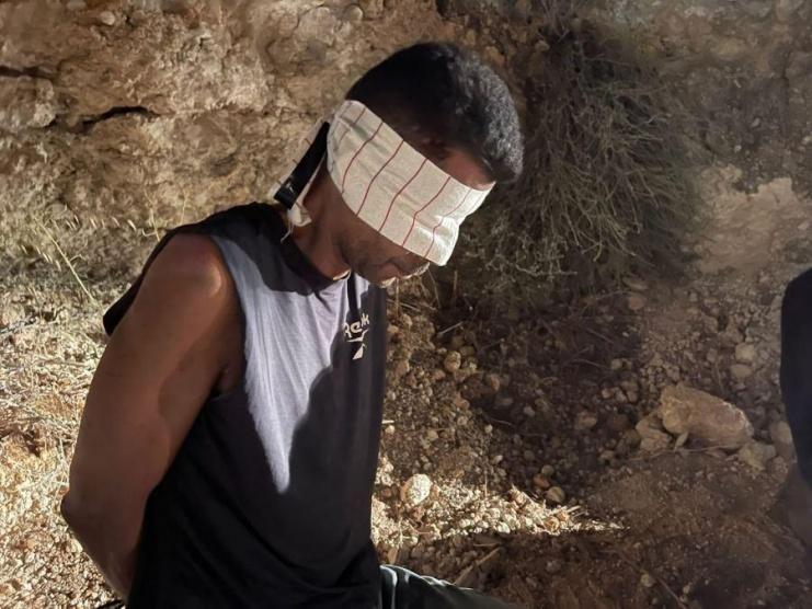 الاحتلال يعتقل 4 من الأسرى الستة الفارين ويقصف مواقع في غزة