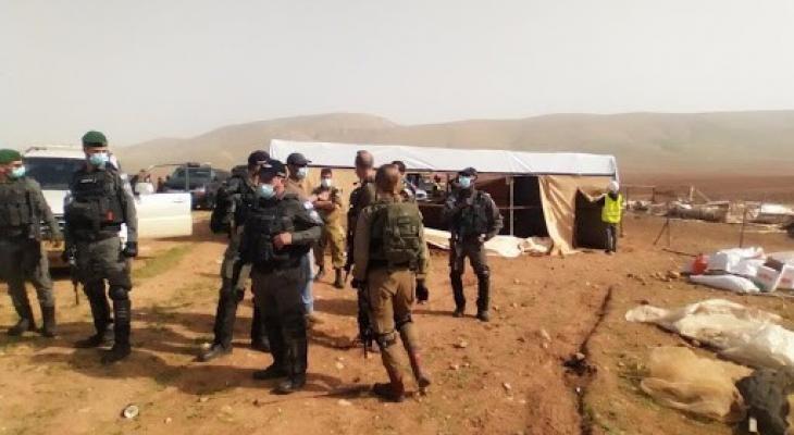 الاحتلال يقتحم خربة حمصة الفوقا بالأغوار ويستولي على معدات زراعية