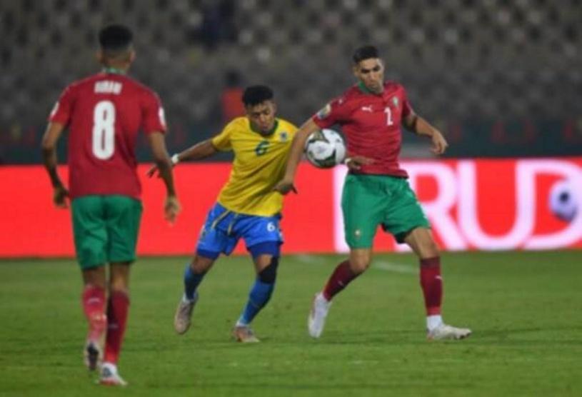 المغرب يحسم الصدارة بتعادل شاق مع الجابون