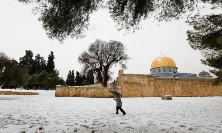 سفير ياباني سابق بفلسطين ينشر صورة لقبة الصخرة ويعلق: عيوننا إليك ترحل كل يوم