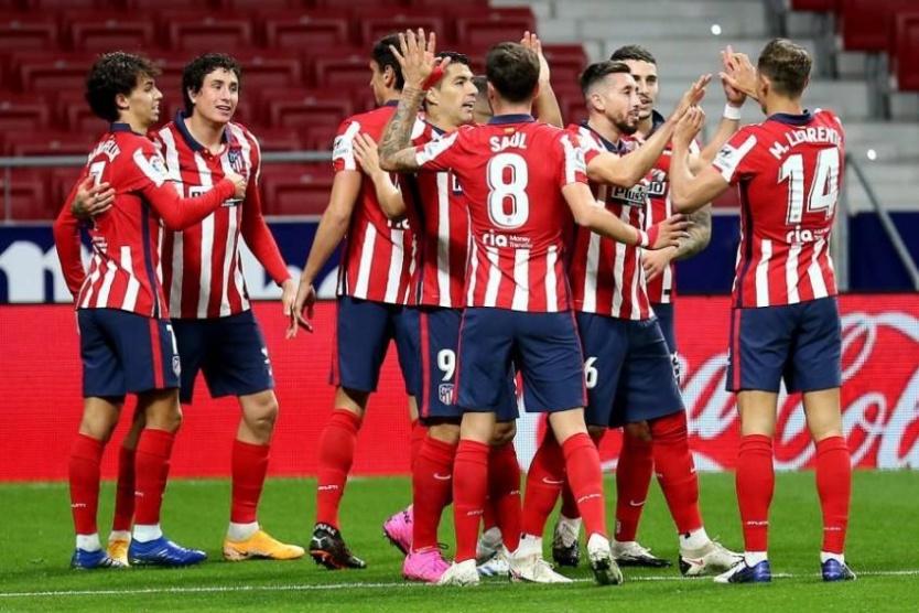 يويفا يحرم أتلتيكو من نجمه في مواجهتي مانشستر يونايتد
