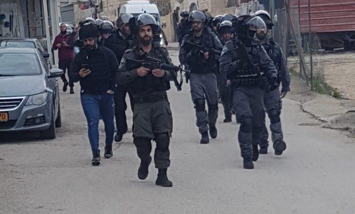 قوات الاحتلال تقتحم منزل الشهيد فادي أبو شخيدم