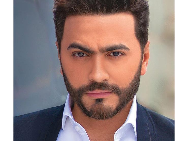 تامر حسني يثير الجدل بلوك جديد..