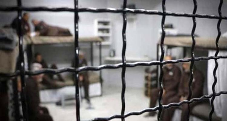 توتر شديد في سجون الاحتلال عقب إجراء تغييرات على نظام