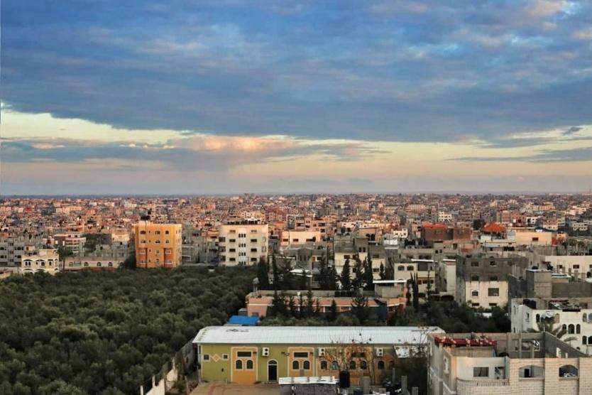 الطقس: أجواء غائمة جزئيا والحرارة أقل من معدلها العام بقليل
