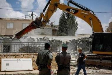 الاحتلال يخطر بهدم 5 غرف زراعية في بلدة كفر الديك