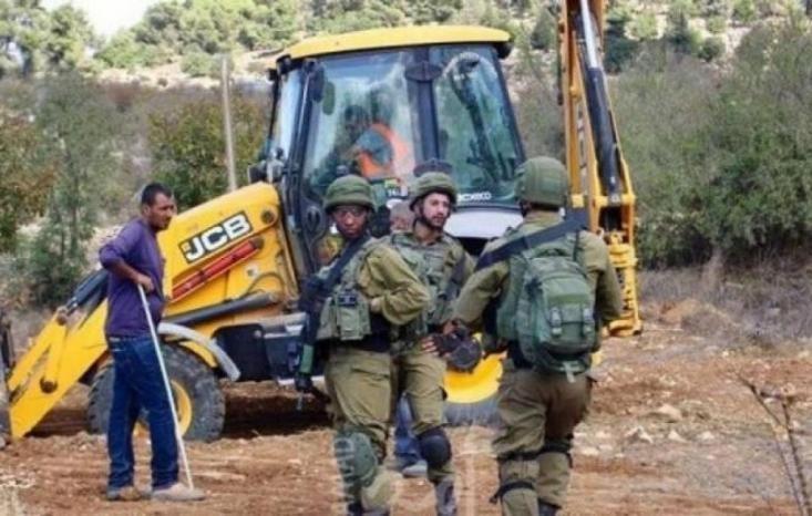 الاحتلال يستولي على جرافة في قرية أم الريحان بجنين
